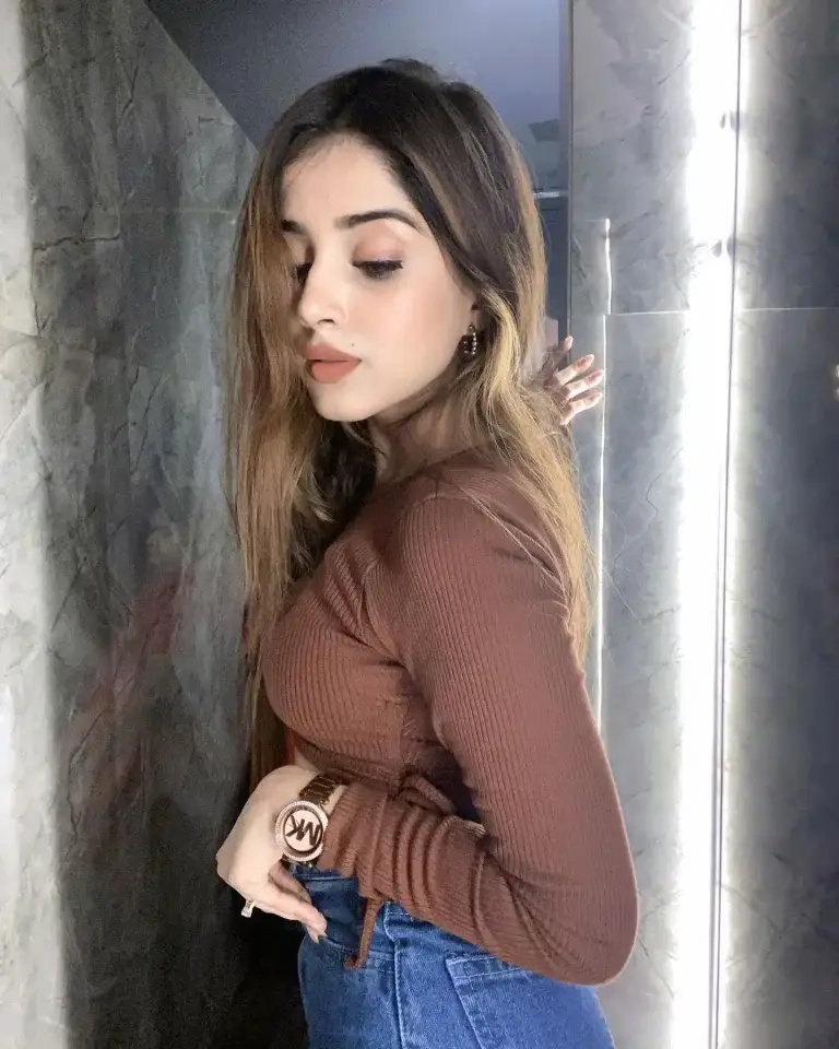 Neelam - Seductive and Sexy Escorts Dubai Marina for Private Fun